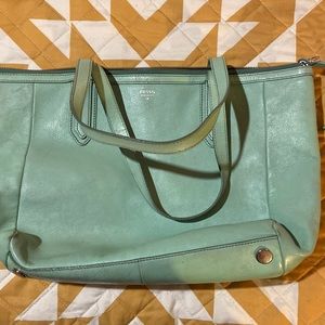 Fossil tote